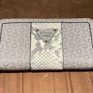 Guess Wallet